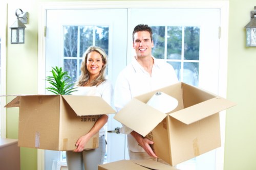 Packing materials and organized moving boxes in Islington